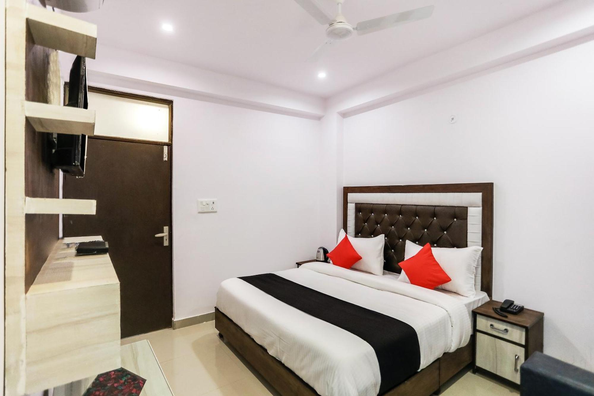 Hotel O Golden Stone Ghaziabad Bagian luar foto