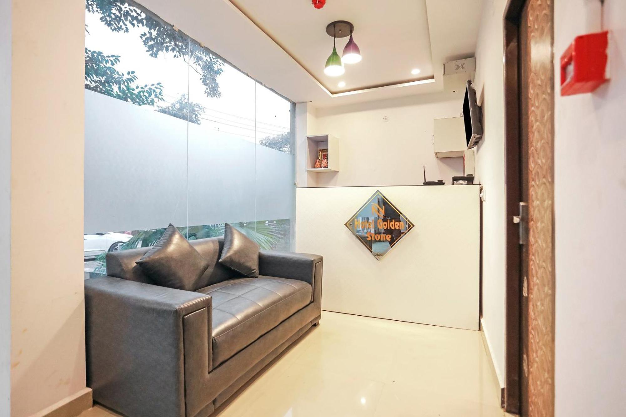 Hotel O Golden Stone Ghaziabad Bagian luar foto
