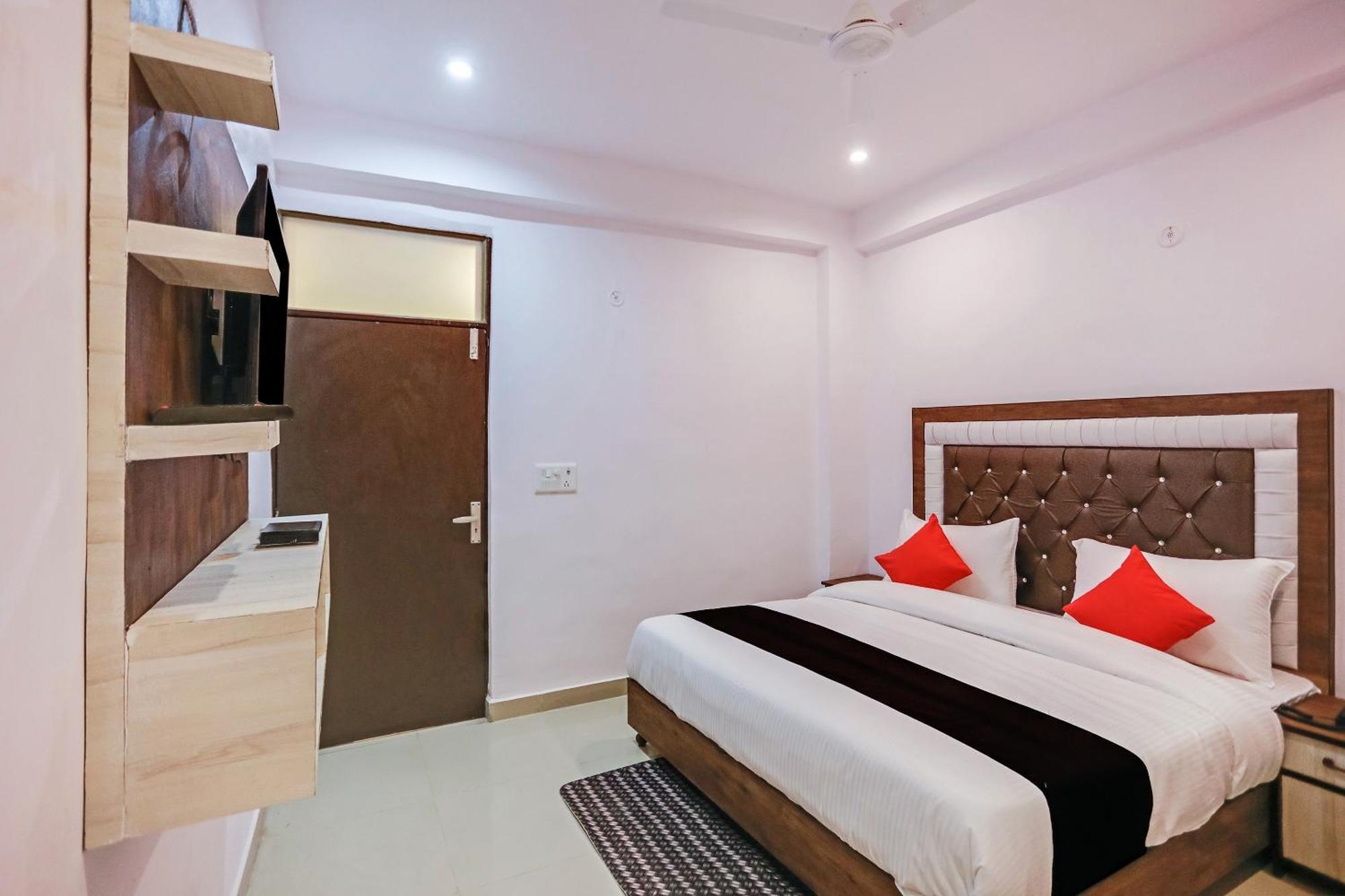 Hotel O Golden Stone Ghaziabad Bagian luar foto