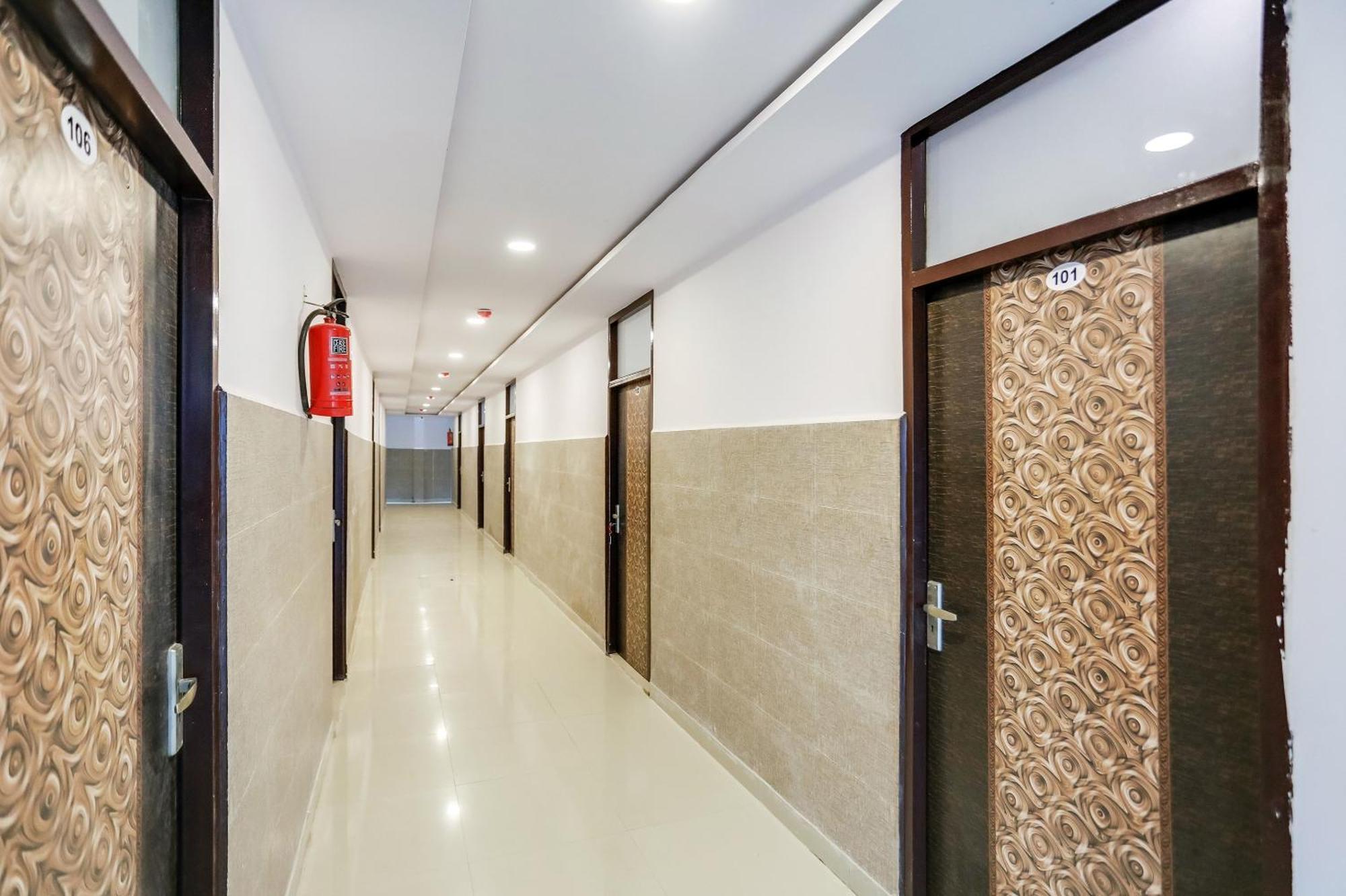 Hotel O Golden Stone Ghaziabad Bagian luar foto