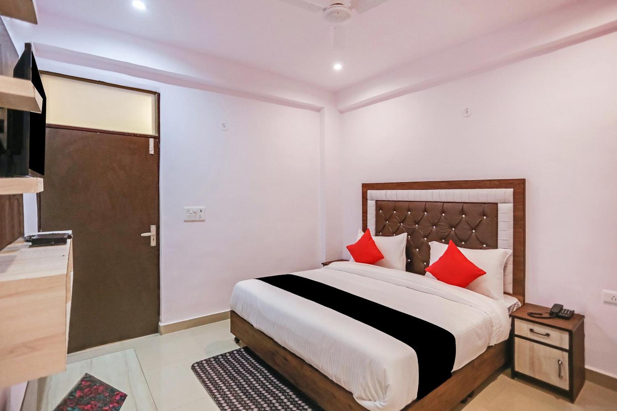 Hotel O Golden Stone Ghaziabad Bagian luar foto
